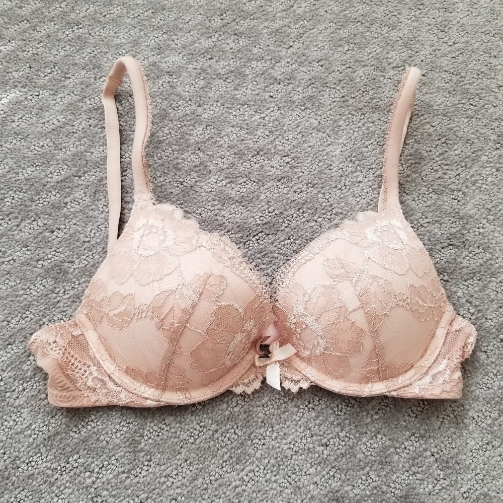 Victoria's Secret Body by Victoria Bra 32B